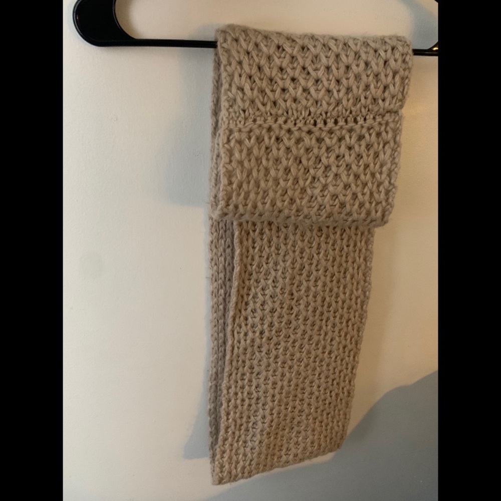Scarf - Picture 2 of 3